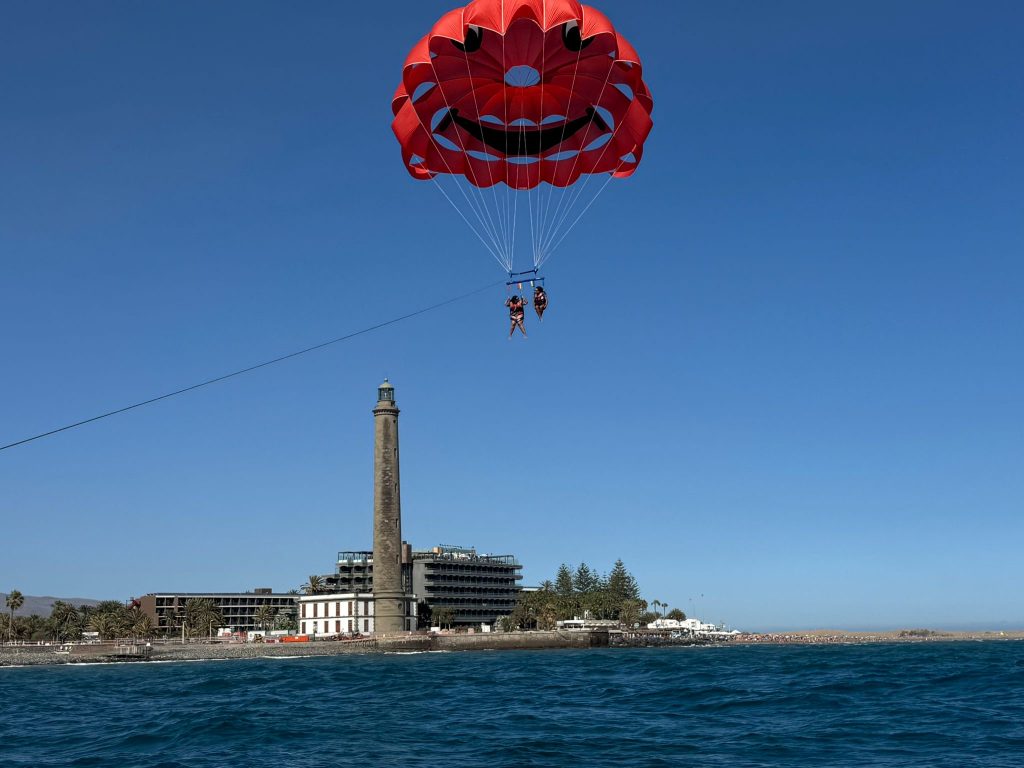 parasailing Gran Canaria – soaring over the Atlantic