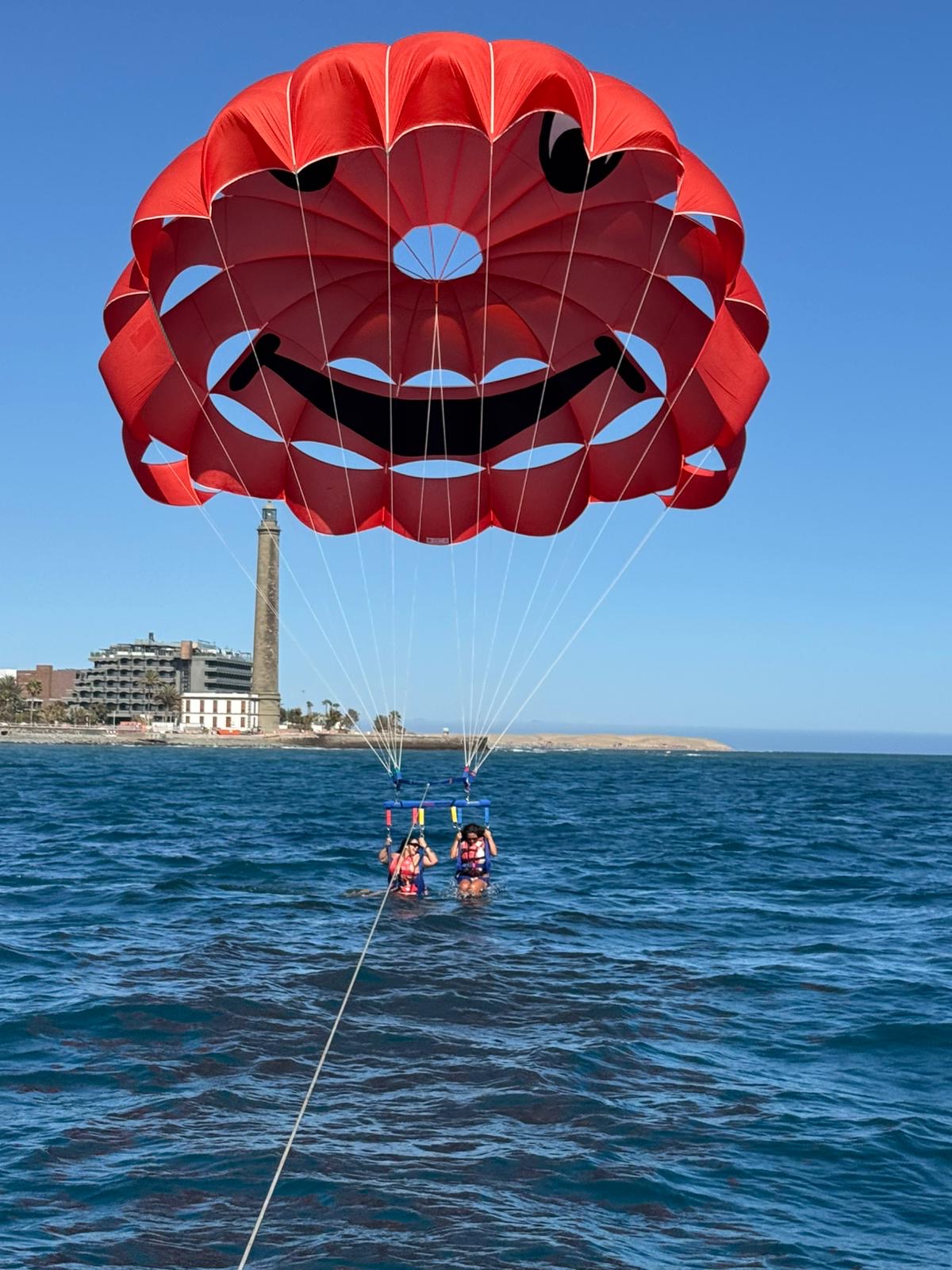 Parasailing Gran Canaria: Fly 150m High Over the Atlantic! parasailing Gran Canaria – soaring over the Atlantic